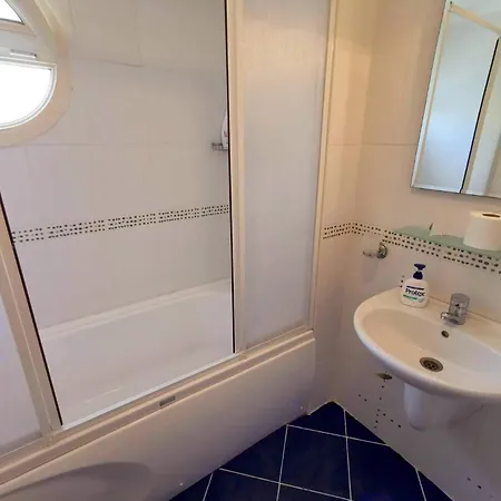 Bodrum Fcc 2 Bedroom Sea And Lakeview Holiday Boğaziçi